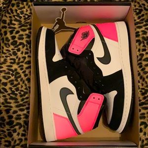 Nike Air Jordan 1 Retro High OG 'Valentine's Day'